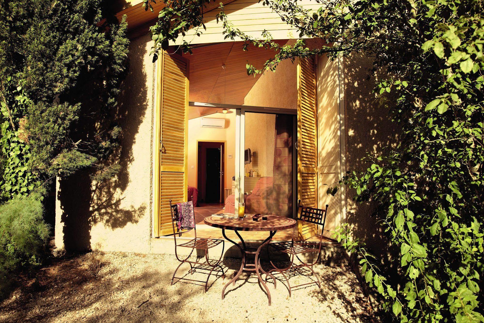 מלון Belambra Clubs L'Isle Sur La Sorgue - Domaine De Mousquety מראה חיצוני תמונה